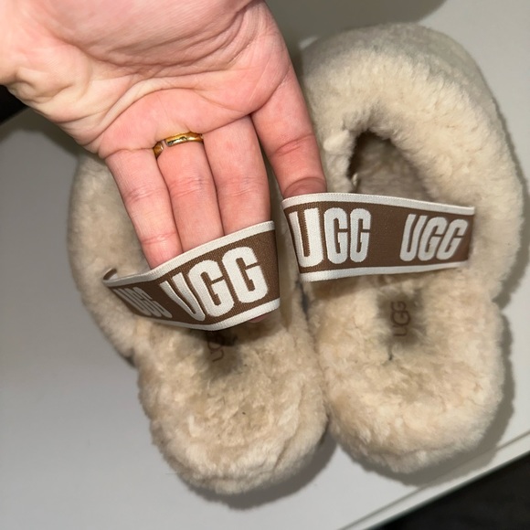 Ugg Women Fluff Slippers - Picture 7 of 7
